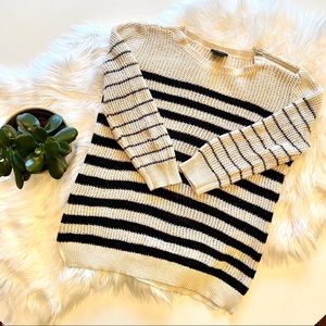 Cute spring/summer knit Ann Taylor sweater